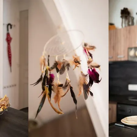Apartment Luxe! Charmant 2 Piece, Centre.