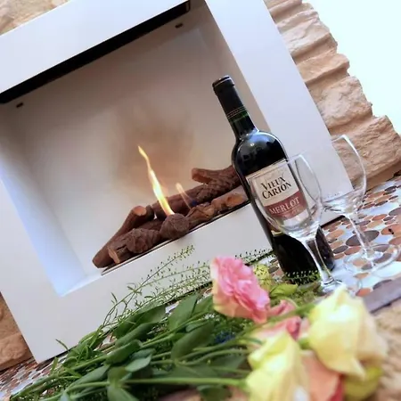 Apartamento Luxe! Charmant 2 Piece, Centre.