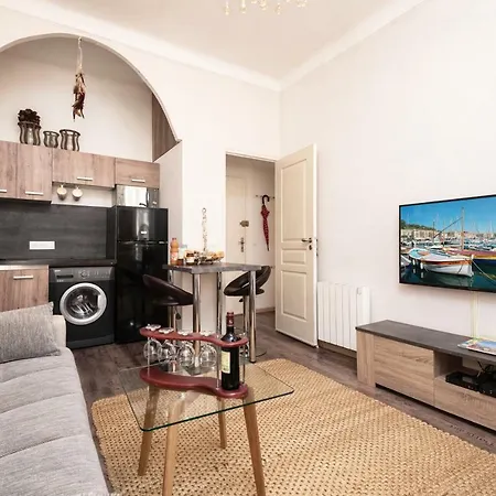 Luxe! Charmant 2 Piece, Centre. Apartamento *